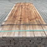 Ca. 105x Massaranduba regels fijnbezaagd, 40x60mm, lengte 250cm